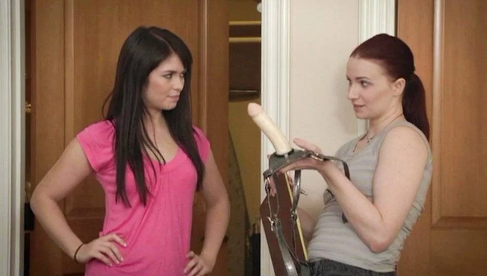 Lesbian Triangles #18